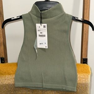 Small Zara crop top tank top!!!!✨💚
